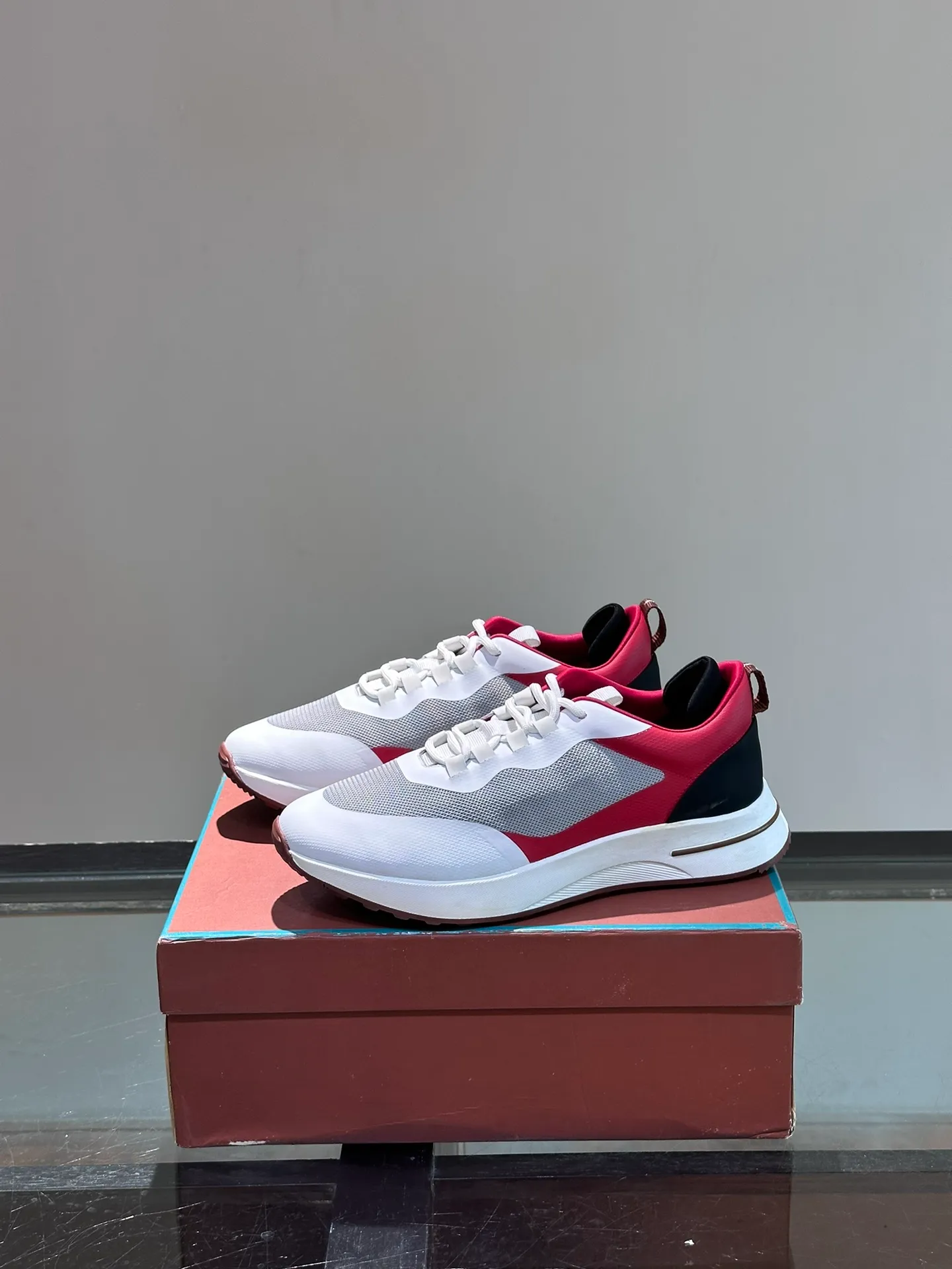 Factory price: 540💰Loro men's shoes💰iana niche Loro classic jogging shoes, men's lace-up casual shoes and sneakers, high-quality lightweight and comfortable fabrics, suitable for outdoor leisure, the color scheme is young and energetic, and it looks great with sportswear or casual suits! Size: 39-45 (46 customized)